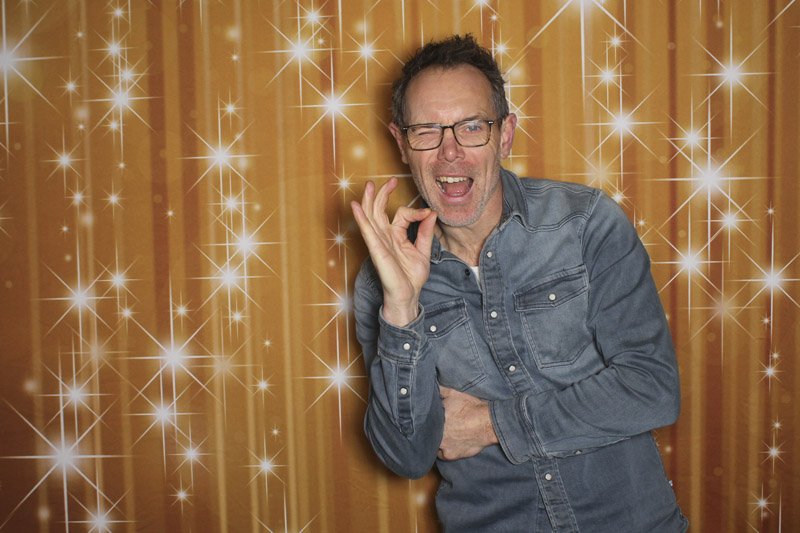 Achterwand huren bruiloft goud sterren photobooth
