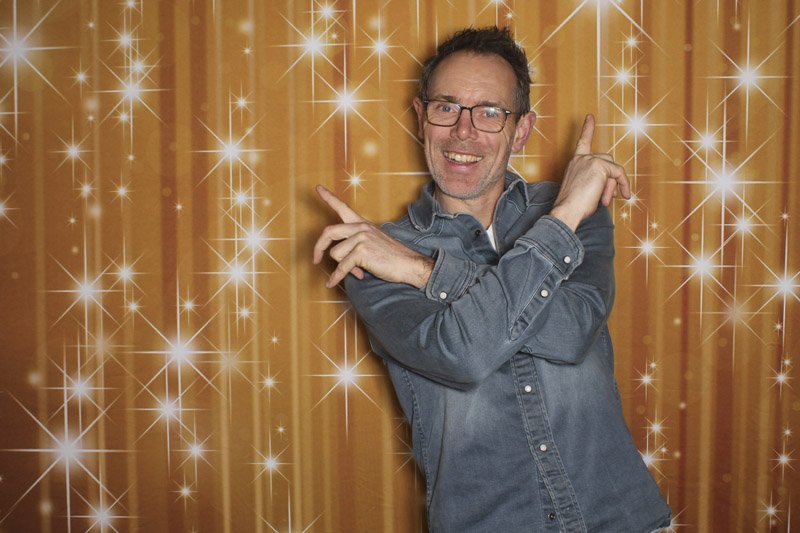 Achterwand huren bruiloft goud sterren photobooth