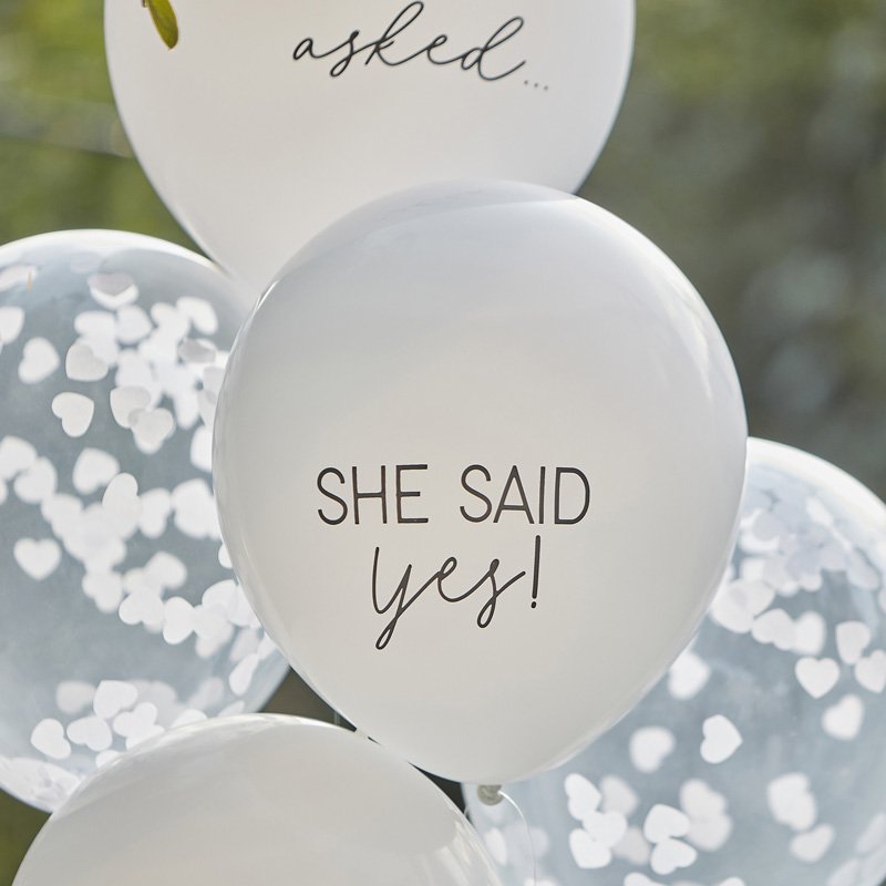 ballonnen decoratie verloofd engaged fotoshoot
