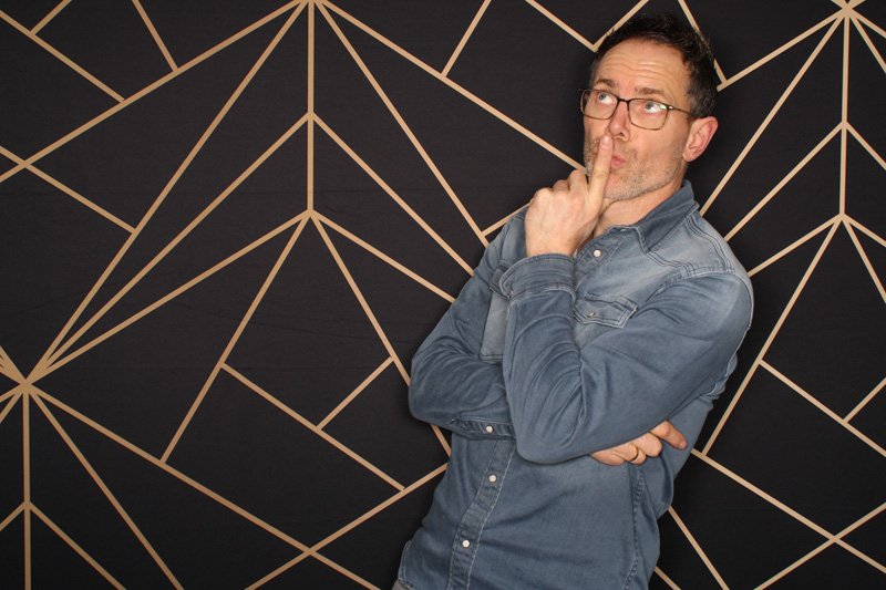 backdrop photobooth zwart goud huren